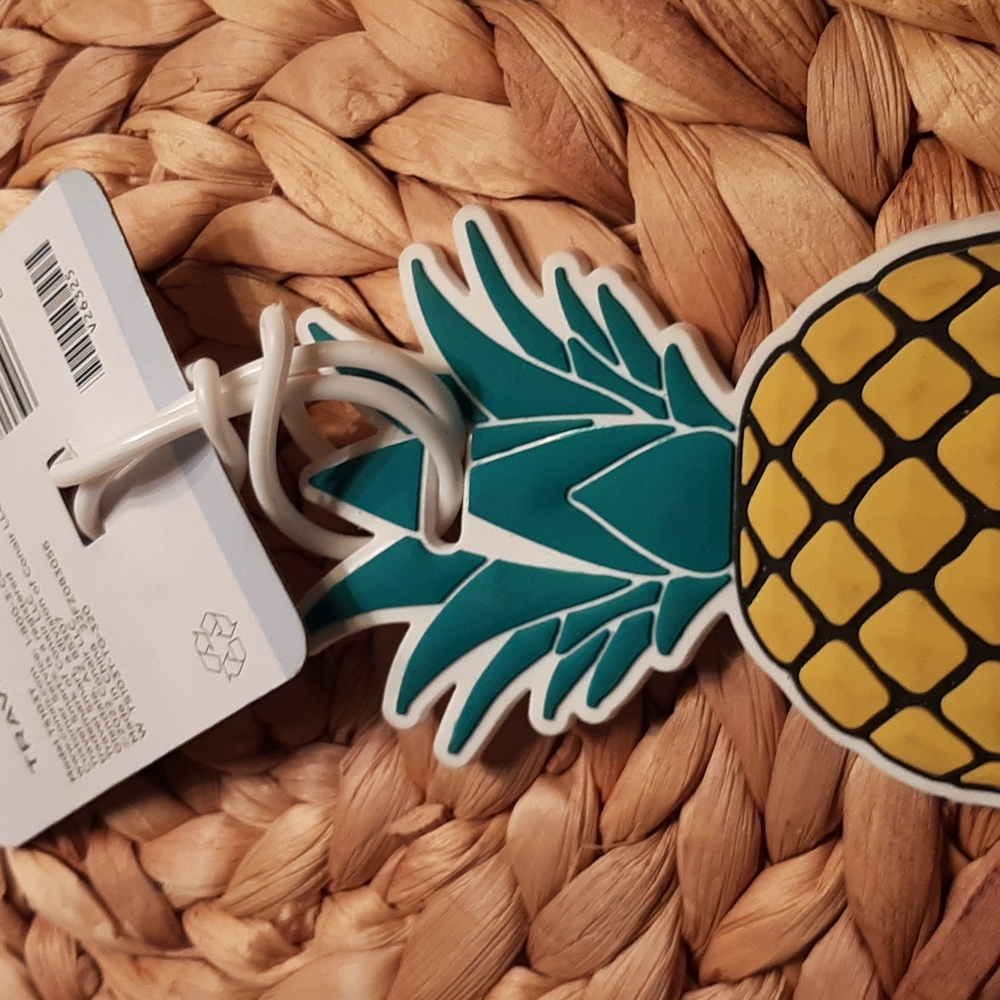 Conair travelsmart pineapple luggage tag